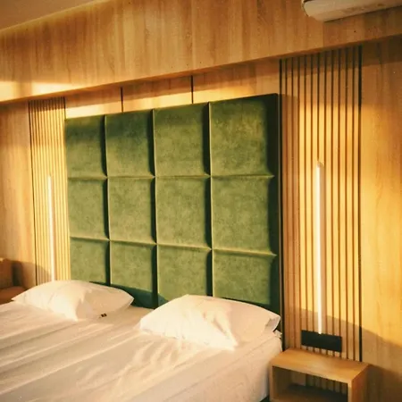 Paradise Hotell 3*