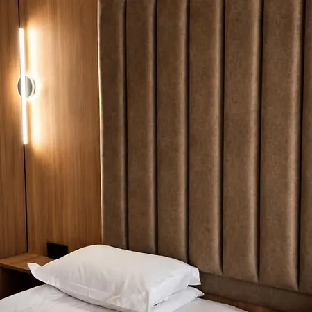 Hotell Paradise 3*