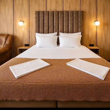 Paradise Hotell 3*