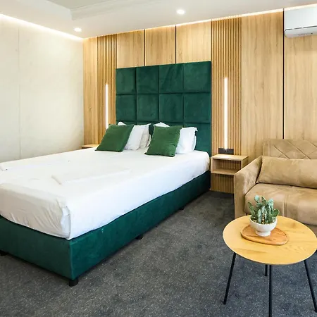 Paradise Hotel 3*