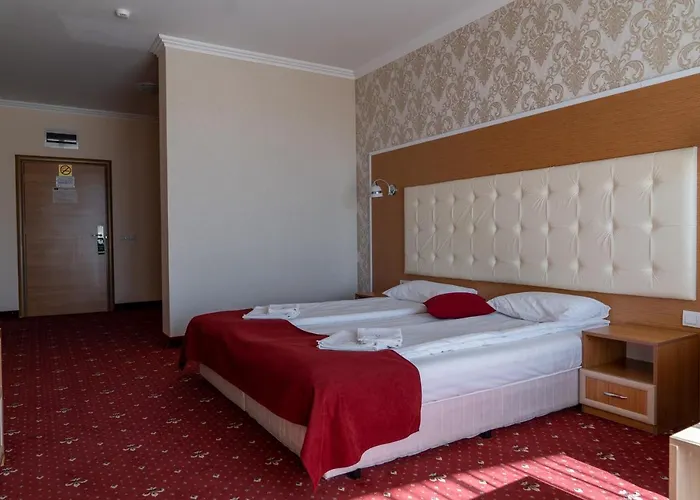 Хотел парадайс 3*