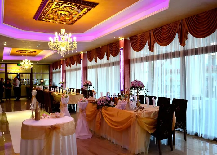 парадайс Хотел 3*