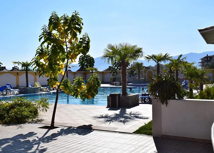 парадайс Хотел 3*